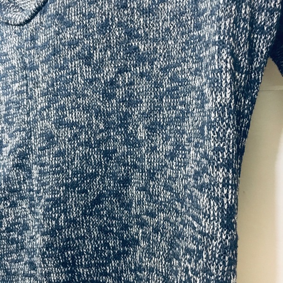 Top - Picture 2 of 4